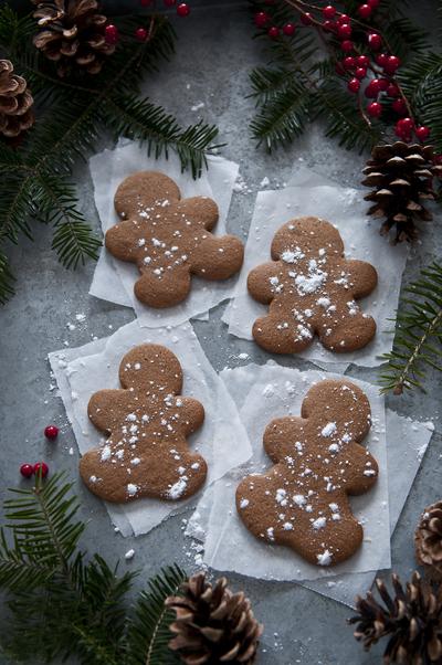 Mézeskalács sütőpapírral díszítve kreatívan